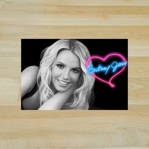 Britney Spears Queen of Pop 4x6 Portraits 8pc set - Picture 3 of 9